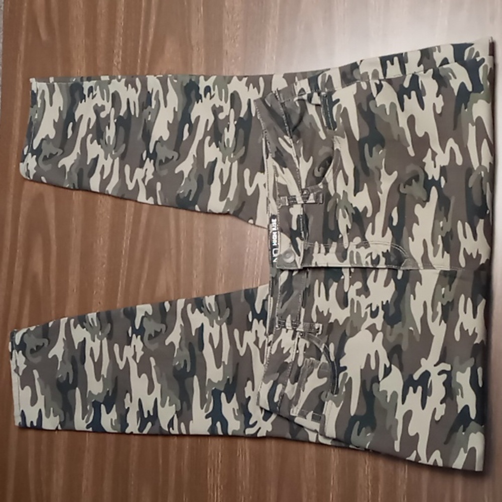 NoBo Green Camo High Rise Skinny Jeans Size 17 (Juniors)
